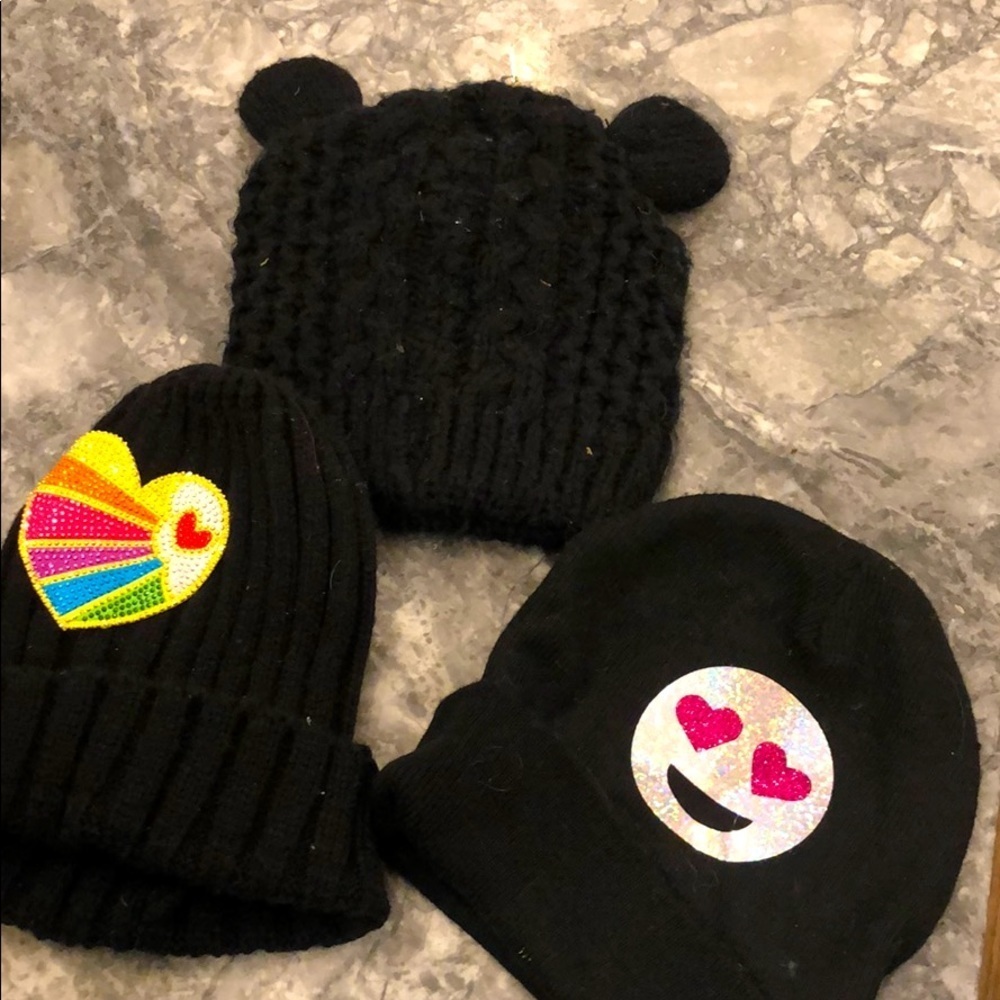Lot of 3 trendy winter hats!! ❄️